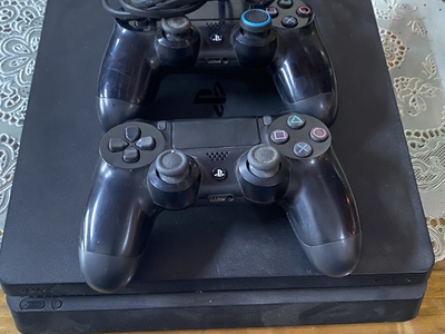 Cần bán máy ps4 hình thức 95%. Máy chạy mượt không lỗi lầm 1