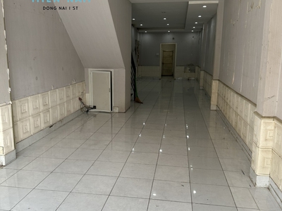 Cho thuê nhà nguyên căn 1 trệt 2 lầu đường cmt8 phường quang vinh biên hòa 1