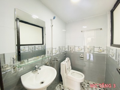 Shophouse kinh doanh mặt phố Nguyễn Huệ tại chợ Du lịch Lào Cai. Lãi vốn và dòng tiền bền vững. Chỉ 2