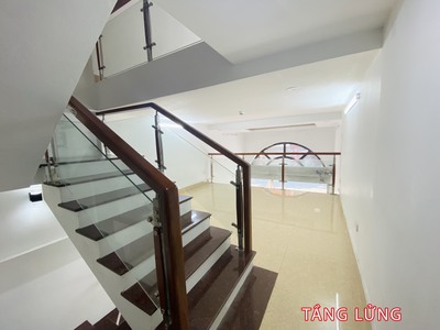 Shophouse kinh doanh mặt phố Nguyễn Huệ tại chợ Du lịch Lào Cai. Lãi vốn và dòng tiền bền vững. Chỉ 3