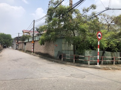 Bán gấp đất bát khối, lô góc 3 thoáng, 1001 m2, mt 40m, chỉ hơn 50 tỷ. 0