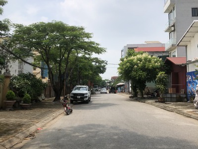 Bán gấp đất bát khối, lô góc 3 thoáng, 1001 m2, mt 40m, chỉ hơn 50 tỷ. 2