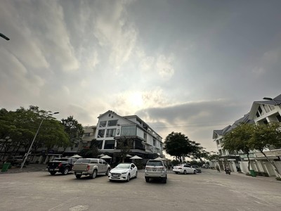 Nhà vườn khu a,c,d hoàn thiện siêu đẹp cần cho thuê giá 20tr/tháng. lh: 0975159666 1