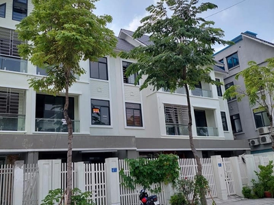 Nhà vườn khu a,c,d hoàn thiện siêu đẹp cần cho thuê giá 20tr/tháng. lh: 0975159666 3