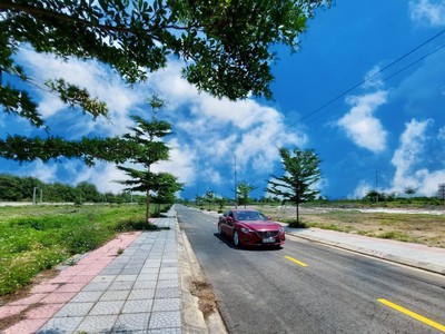Duy nhất 2 lô liền kề Hùng Vương, khu đô thị Mega City Kon Tum ngay ngã tư giá sốc 4