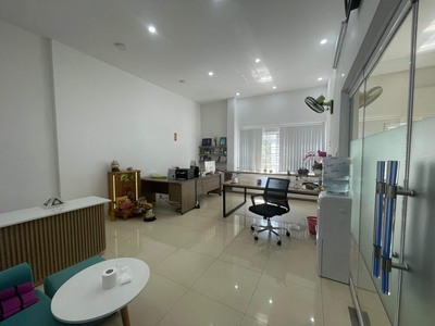 Cho thuê nhà 2MT Hoàng Diệu, nhà 5 tầng, tầng 1 2 suốt, DT 80m2, 4pn 0