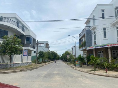 Duy nhất 2 lô liền kề Hùng Vương, khu đô thị Mega City Kon Tum ngay ngã tư giá sốc 0
