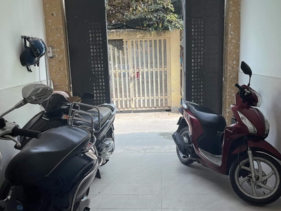 Chỉ nhỉnh 5 tỷ có ngay nhà đẹp sát mặt tiền trần não, dt 40m2, 3 tầng 3