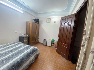 Mìh cần nhượng phòng. địa chỉ: 165/49/15 dương quảng hàm cách đại học thủ đô 200m, gần chợ rất 2