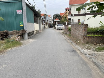Cần bán 239m2 đất tại mặt chính xóm 1 Đông Dư, đường ô tô tránh nhau, vị trí đẹp. 0