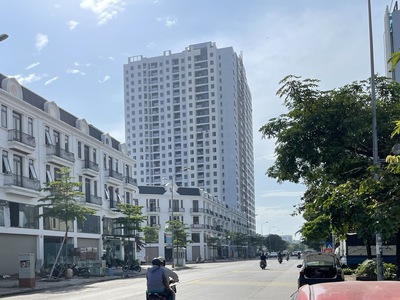 Cần bán căn chung cư Blues Star tại TT Trâu Quỳ, DT 63m2, 2 ngủ 2 WC, tầng đẹp. 2