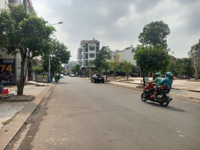 Bán gấp-đất mặt tiền-kinh doanh -khu kdc areco thủ đức-136m2-rộng 5m. 3