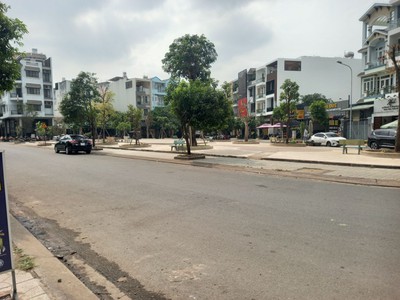 Bán gấp-đất mặt tiền-kinh doanh -khu kdc areco thủ đức-136m2-rộng 5m. 2