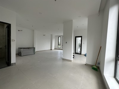Cho thuê văn phòng rộng - có thang máy view cầu trần thị lý chỉ 8 triệu 2