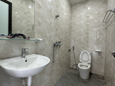 Cho thuê văn phòng rộng - có thang máy view cầu trần thị lý chỉ 8 triệu 3