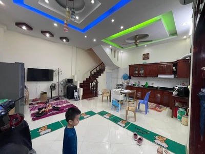 Hoa hậu vương thừa vũ, nhà đẹp full nội thất dt39m2 x 4 tầng, mt4.2m, giá 3.7 tỷ. 1