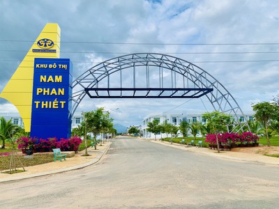 Bán nhà 1 trệt 1 lầu 4 x 12,5 tại  khu đô thị nam phan thiết, nhà sẵn ở ngay, chỉ cần tt 30 0