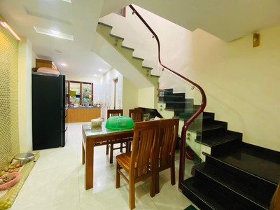 Bán nhà nguyễn bỉnh khiêm 80m xây 2.5 tầng ô.tô vào nhà giá 3.95 tỉ ngay lạch tray 1