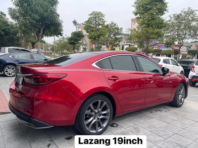 Mazda6 premium 2017 giá chỉ trên 500 triệu. Mới lăn bánh 7 vạn 3