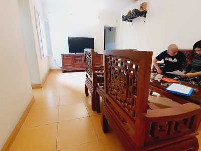 Bán căn tập thể 3 ngủ, 75m2, sát đh công đoàn, lô góc, 2,1tỷ 0