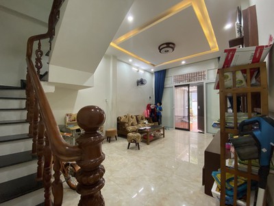 Cần tìm thuê bằng bs RHM 826