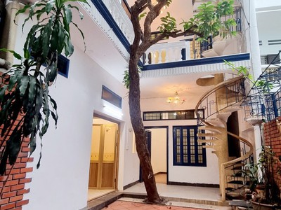 Cần tìm thuê bằng bs RHM 831