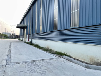Cho thuê nhà xưởng KCN Quế Võ, dt 5200m2,độc lập làm được chế xuất. 1