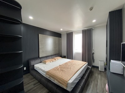 Cho thuê căn hộ 3 ngủ chung cư SHP Plaza , view sân Lạch Tray cực đẹp. 3