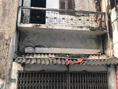 Bán nhà Hoàng Hoa Thám Ba Đình-mặt ngõ ô tô qua nhà-nở hậu-kinh doanh-80M 12xTỶ 0