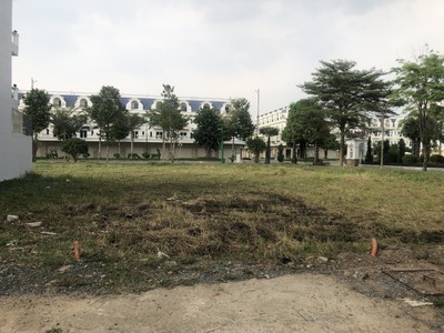 Cần bán nền 100m2 cách cổng chinh kdt five star eco city 2  tầm 20m, sổ sẵn đi công chứng sang tên 2