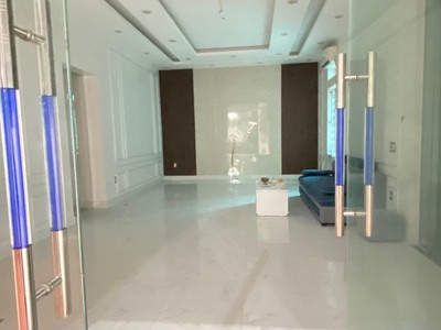 Cần bán nhà xưởng. Mặt phố đường lớn có vỉa hè rộng gần ngay QL5A trong thành phố HD 3