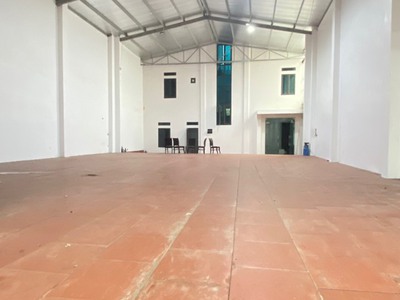 Cần bán nhà xưởng. Mặt phố đường lớn có vỉa hè rộng gần ngay QL5A trong thành phố HD 5