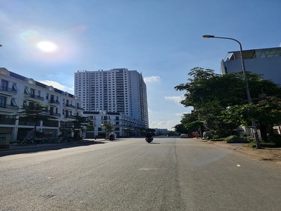 Căn shophouse duy nhất còn bán gần ub gia lâm, chung cư blue star. giá hấp dẫn. lh 0926782459. 2