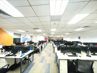 Cho thuê văn phòng sẵn nội thất đẹp 280m2 tòa cmc, duy tân, cầu giấy, hỗ trợ đàm phán tối đa 2
