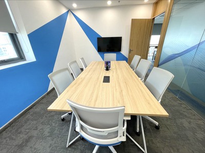 Cho thuê văn phòng sẵn nội thất đẹp 280m2 tòa cmc, duy tân, cầu giấy, hỗ trợ đàm phán tối đa 4