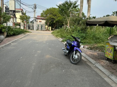 Cần bán gấp căn nhà 2 tầng cũ tại thôn Ngọc Động, đường ô tô tránh có vỉa hè giá chỉ 43tr/m. 0