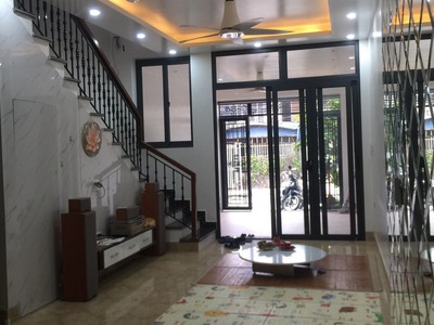 Cho thuê nhà mặt đường Lũng Bắc, vị trí đẹp kết nối giao thông thuận tiện. 0