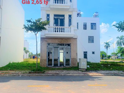 Bán nhà 1 trệt 2 lầu mới gần chợ phú chánh, cạnh trung tâm dạy lái xe ô tô giá 2,65 tỷ 0