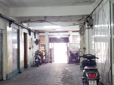 Cho thuê căn hộ lầu 2 cc 89-91 nguyễn du, p.bến nghé, q1   dt : 32m2 1
