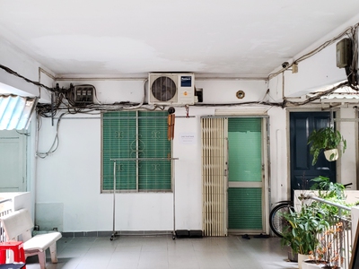 Cho thuê căn hộ lầu 2 cc 89-91 nguyễn du, p.bến nghé, q1   dt : 32m2 3