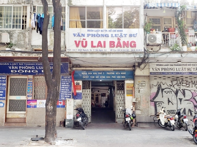 Cho thuê căn hộ lầu 2 cc 89-91 nguyễn du, p.bến nghé, q1   dt : 32m2 0