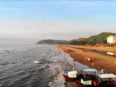 Bán khách sạn biển hải hòa thanh hóa 700m2 7 tângf 99 phòng doanh thu 5 tỷ 0