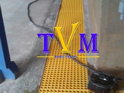 Thanh thoát nước hồ bơi, ốp gờ frp chống trượt, tấm sàn nhựa frp grating dập gân 17