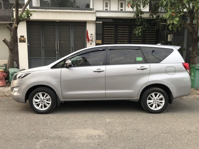 Bán xe Toyota Innova E 2020 màu bạc , số sàn 2
