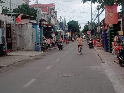 Nhà dt khủng 135m2, 2 tâng, đỗ tấn phong - tân đông hiệp - dĩ an giá chỉ 3.1tỉ tl 0