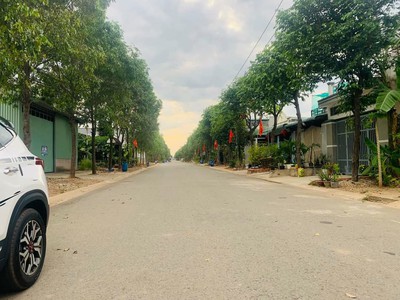 Bán gấp lô đất ngay trường Đại Học Việt Đức 100m2 giá ngộp 760tr 2