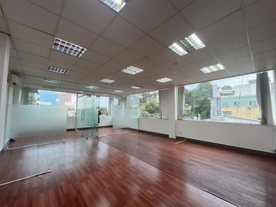 Văn Phòng Quận 1   - Mặt tiền đường Trần Quang Khải 85m2 1