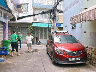 Bán mặt tiền quận 4 đường 6m - ngang 4m dài 7m - 4 tầng chỉ 5 tỉ 2