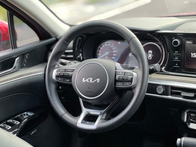 Cần bán xe ô tô kia k5 2.0 phiên bản premium, tp buôn ma thuột,đaklak 3