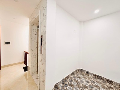 Nhà chính chủ 5 tầng, mới koong, thang máy, trung tâm đống đa - 20m ra phố 0
